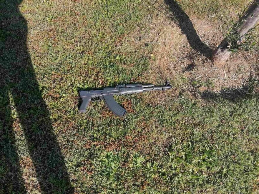 Θεσσαλονίκη: Αυτό είναι το Καλάσνικοφ με το οποίο «γάζωσαν» το πρατήριο του προέδρου Βενζινοπωλών