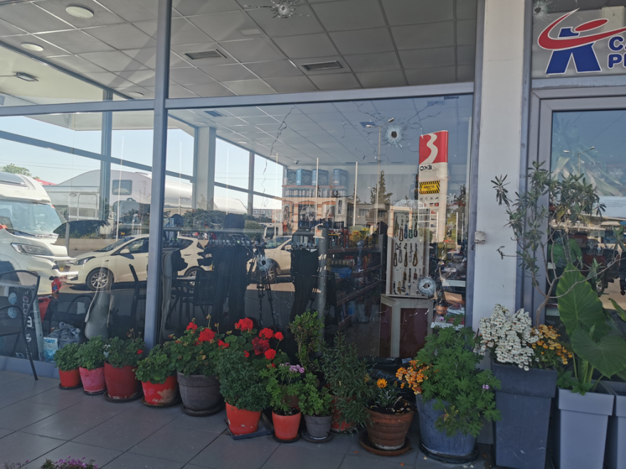 Θεσσαλονίκη: «Γάζωσαν» το πρατήριο του προέδρου βενζινοπωλών της πόλης