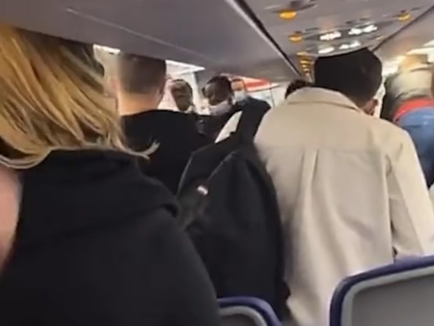 Βρετανία: Ροντέο σε πτήση Λονδίνο - Χανιά, οξύθυμος Βρετανός γρονθοκόπησε τον πιλότο κι άλλους επιβάτες