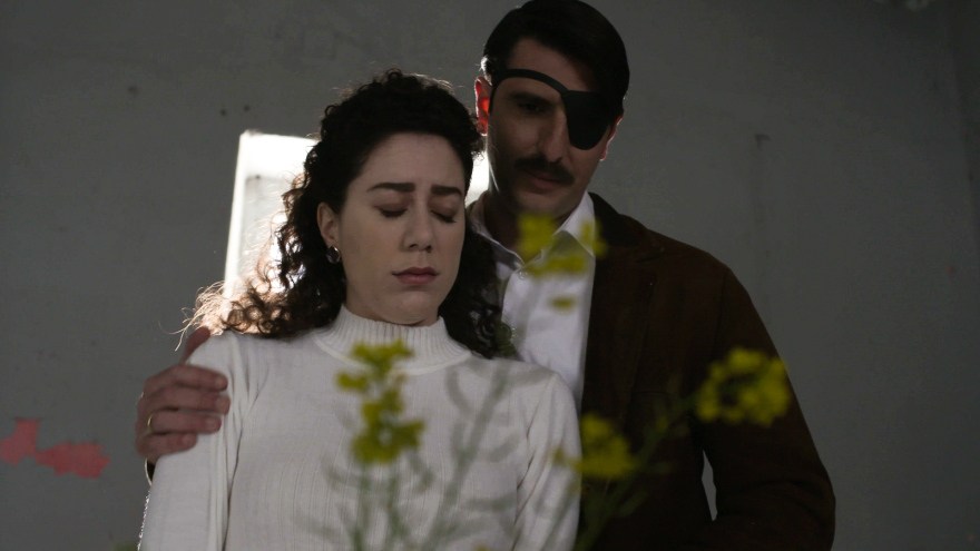 Στις «Άγριες Μέλισσες» μία αναπάντεχη συνάντηση θα τα αλλάξει όλα - Τι θα δούμε στα επόμενα επεισόδια