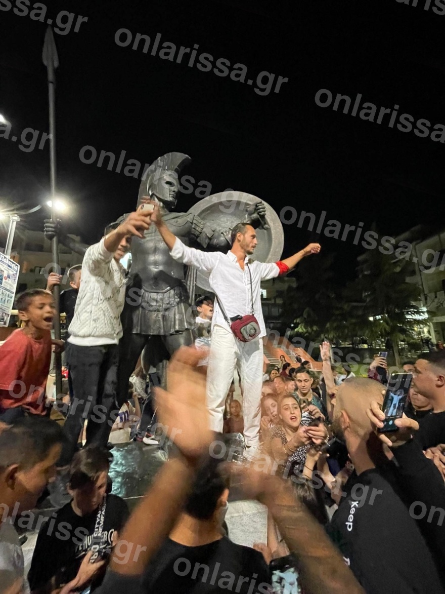 Survivor - Γιώργος Κατσαούνης: Τα Φάρσαλα υποδέχτηκαν τον «Τσακατσούκα» ως νέο... Αχιλλέα - Δείτε βίντεο και φωτογραφίες