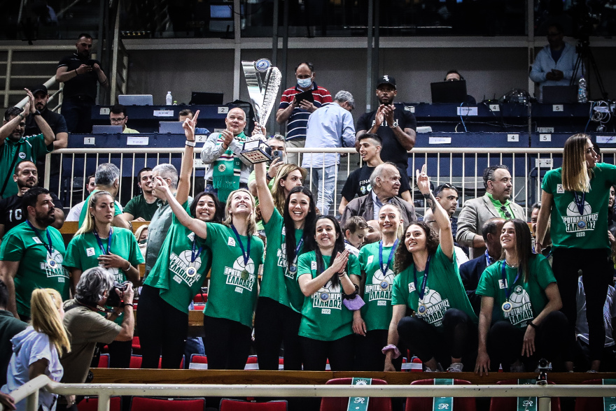 Παναθηναϊκός: Η απονομή της κούπας στις πρωταθλήτριες 