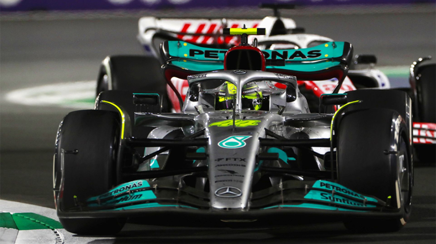 Formula 1: Ο Αντετοκούνμπο «έφαγε» τον Χάμιλτον