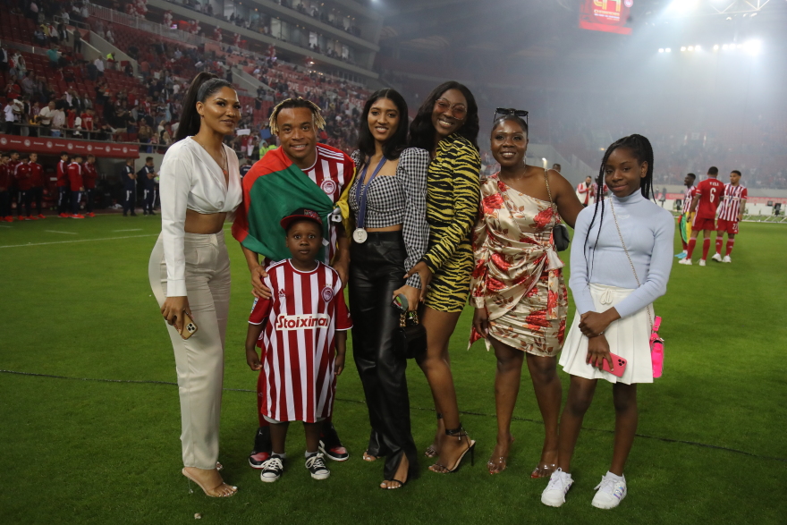  Ολυμπιακός: Η απονομή της κούπας στους πρωταθλητές 