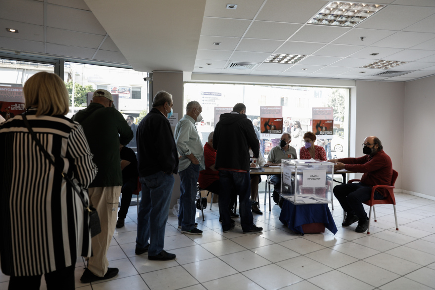ΣΥΡΙΖΑ-ΠΣ: 70.000 ψήφισαν στις εσωκομματικές εκλογές μέχρι τις 14:00 - Το 50% είναι νέα μέλη