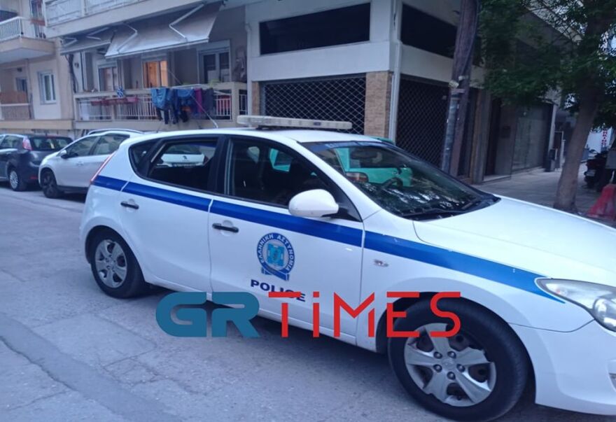 Θεσσαλονίκη: Γυναίκα έπεσε στο κενό από τον τέταρτο όροφο πολυκατοικίας