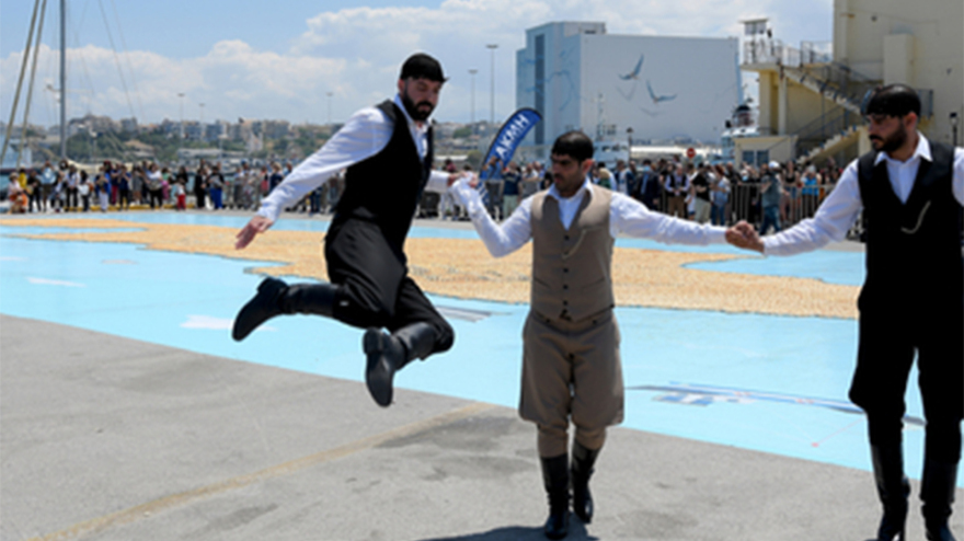 Το ΙΕΚ ΑΚΜΗ και το Ηράκλειο Κρήτης στο Ρεκόρ Γκίνες