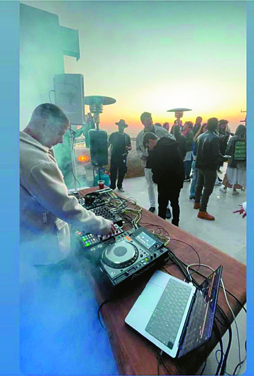 Μύκονος: Πόλεμος για παράνομα πάρτυ και «πειρατές ακινήτων»