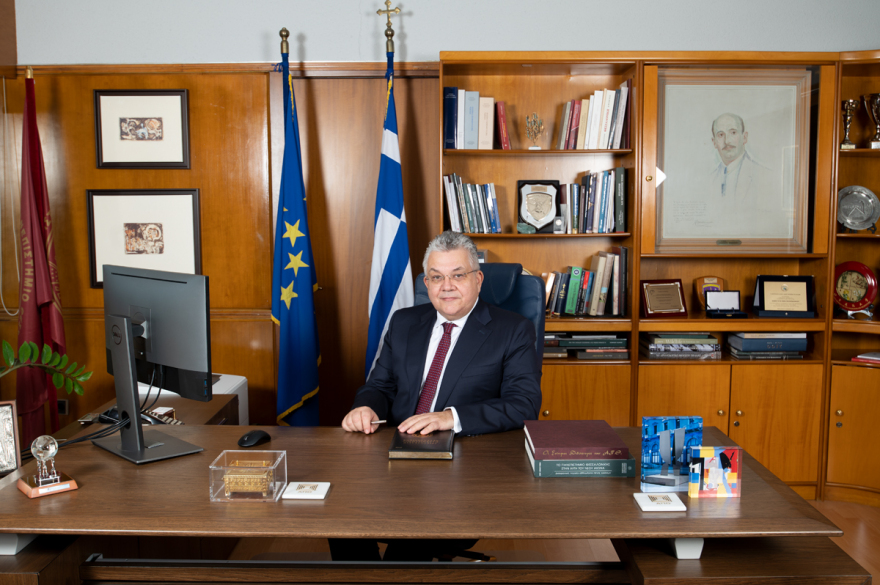 Ο πρύτανης του ΑΠΘ στον Δανίκα:  Είμαστε σε πόλεμο με την τρομοκρατία της κουκούλας