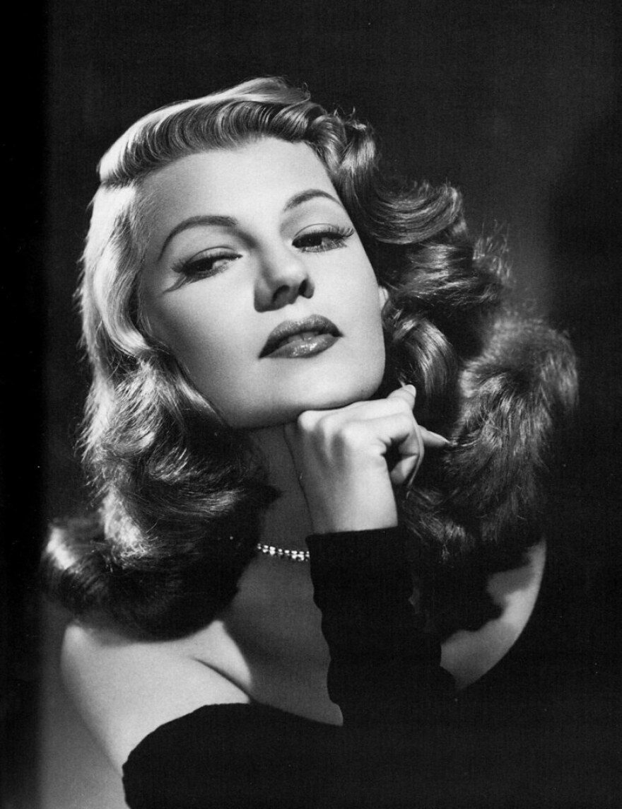 Ρίτα Χέιγουορθ: Το sex symbol, οι πέντε αποτυχημένοι γάμοι, η διαρκής κακοποίηση και ο μύθος της Τζίλντα