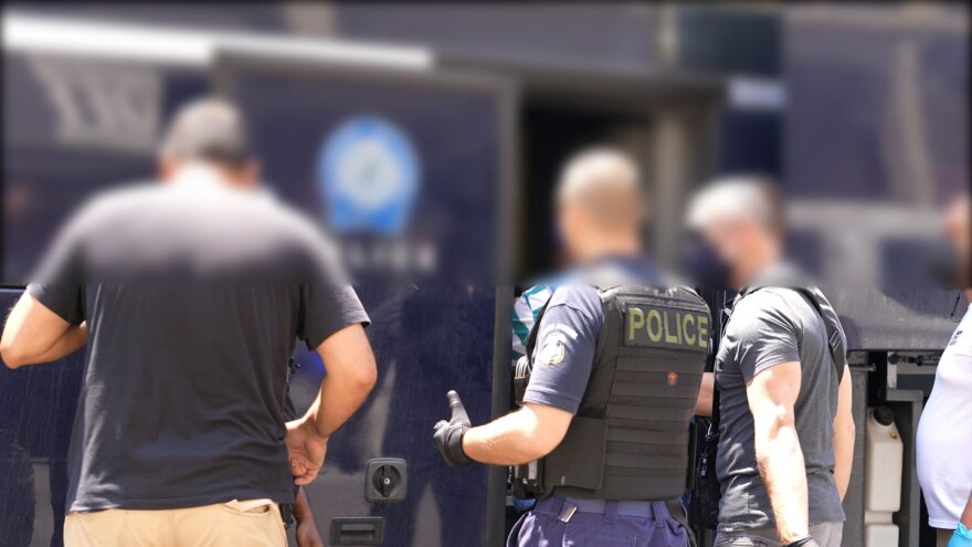 Νέα επιχείρηση της ΕΛΑΣ στο Μοναστηράκι: Τρεις συλλήψεις και 75 προσαγωγές αλλοδαπών 