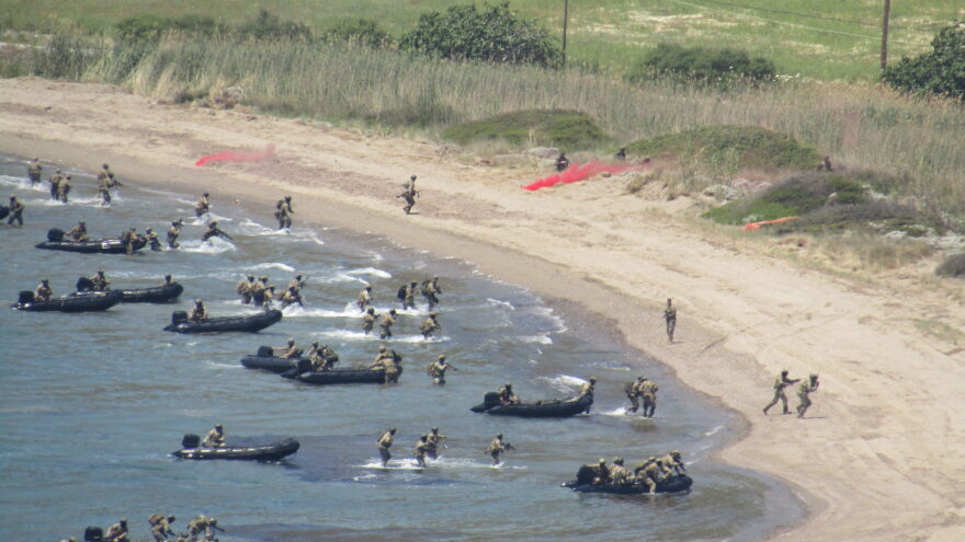 Άσκηση «Μέγας Αλέξανδρος»: Εντυπωσιακό βίντεο από την κοινή απόβαση Ελλήνων και Αμερικανών πεζοναυτών