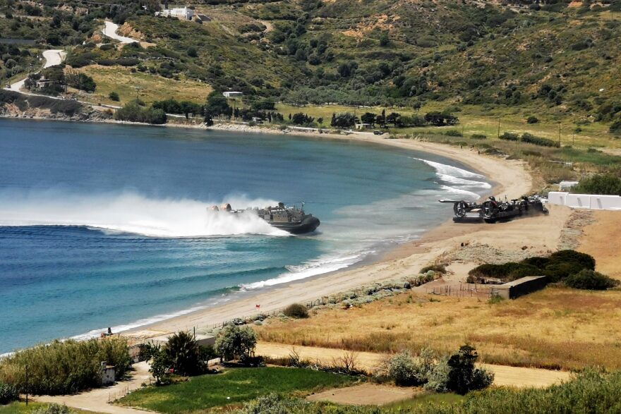 Άσκηση «Μέγας Αλέξανδρος»: Εντυπωσιακό βίντεο από την κοινή απόβαση Ελλήνων και Αμερικανών πεζοναυτών