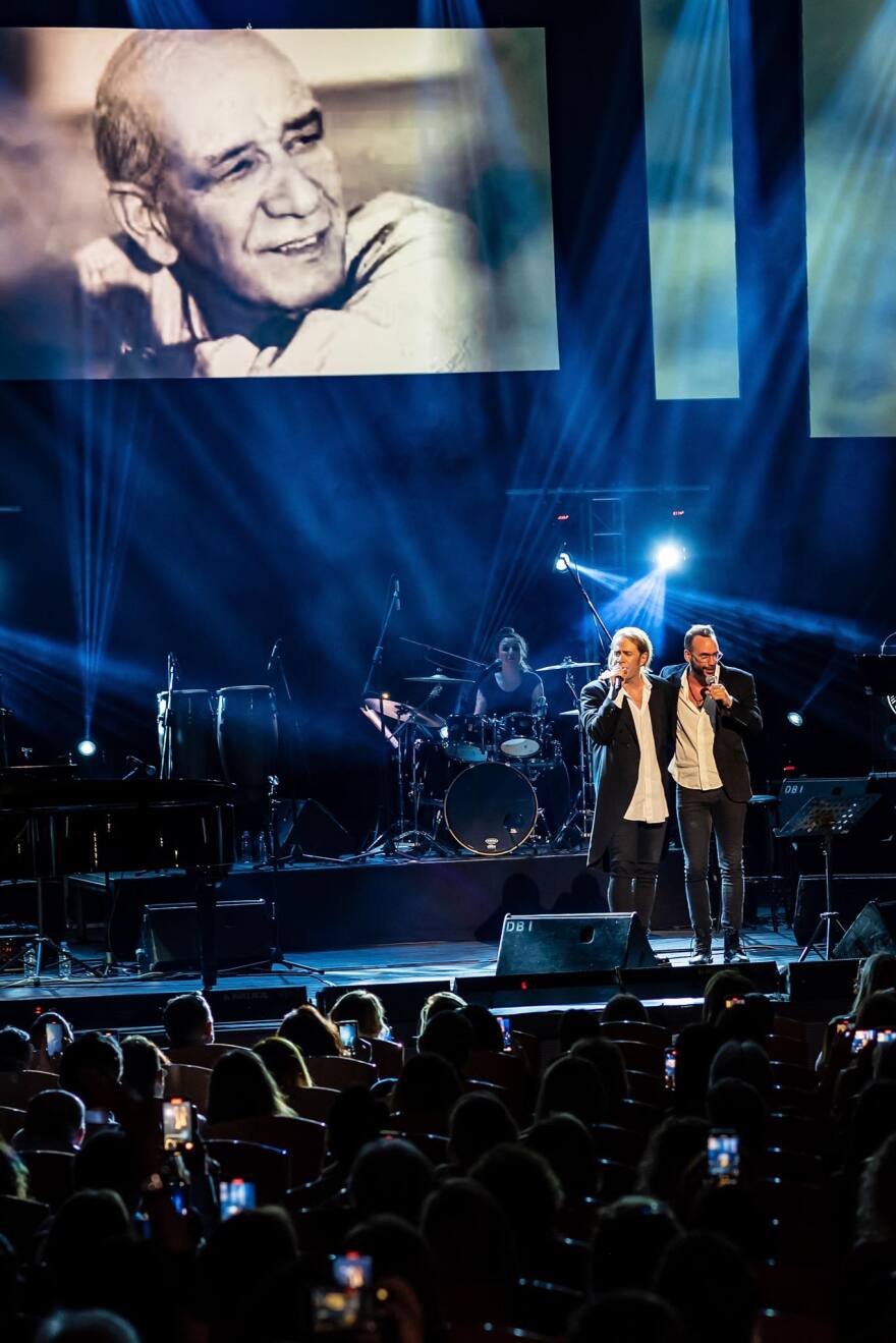 Στέφανος Κορκολής: «Όρθιο» όλο το Παλλάς στη δεύτερη συναυλία του - Δείτε βίντεο και φωτογραφίες