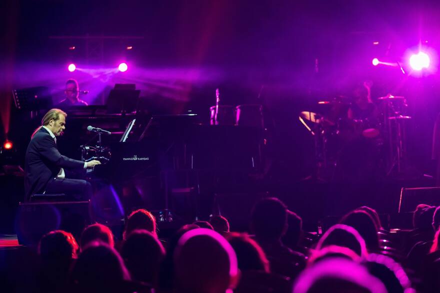 Στέφανος Κορκολής: «Όρθιο» όλο το Παλλάς στη δεύτερη συναυλία του - Δείτε βίντεο και φωτογραφίες