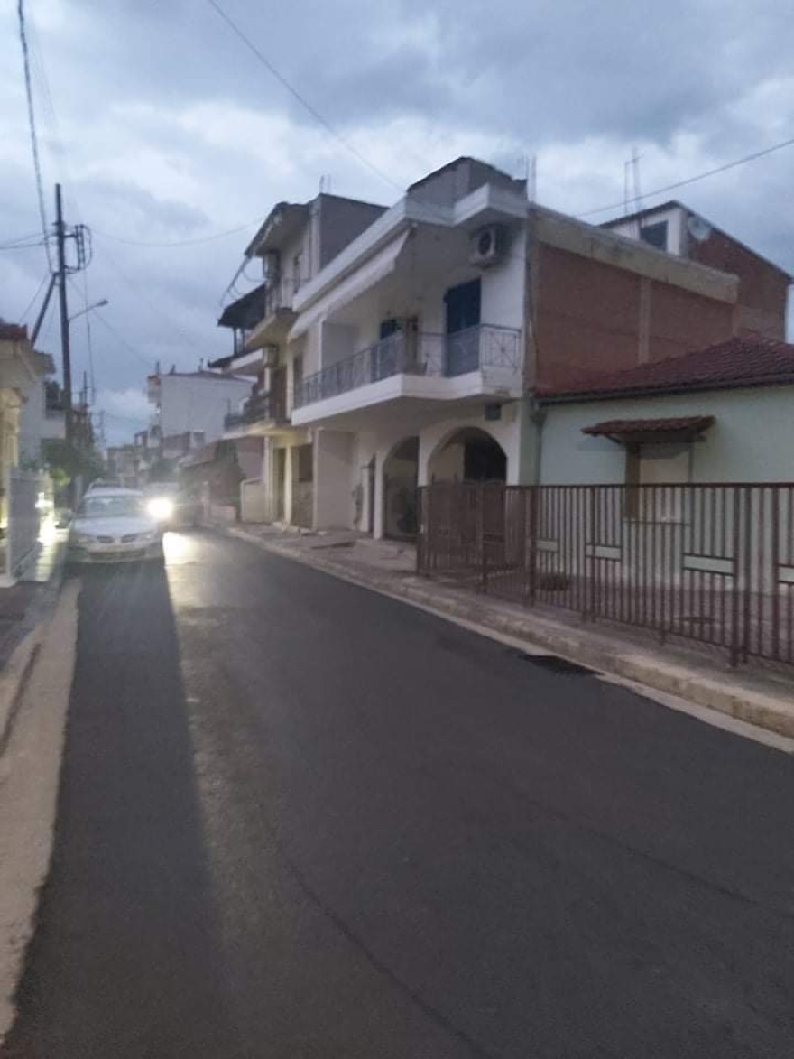 Καιρός: Χαλαζόπτωση στην Ερέτρια - Χωρίς ρεύμα από την κακοκαιρία περιοχές της Λάρισας