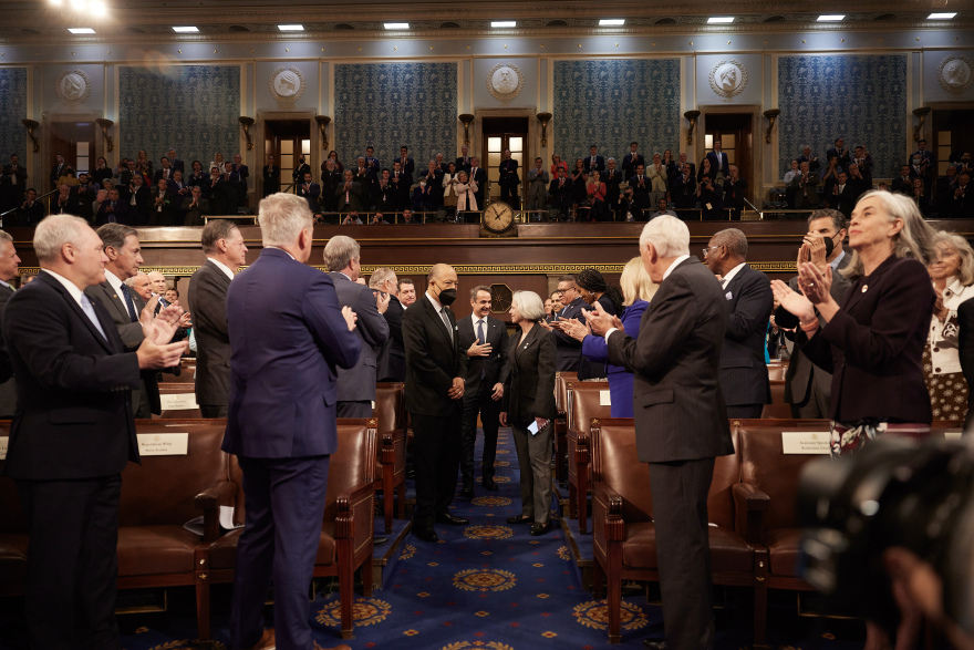 Το standing ovation στον Μητσοτάκη και οι αποθεωτικές αναρτήσεις Γερουσιαστών για την ομιλία του στο Κογκρέσο