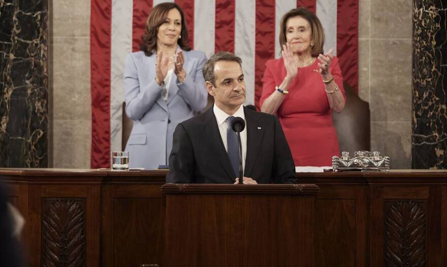 Το standing ovation στον Μητσοτάκη και οι αποθεωτικές αναρτήσεις Γερουσιαστών για την ομιλία του στο Κογκρέσο