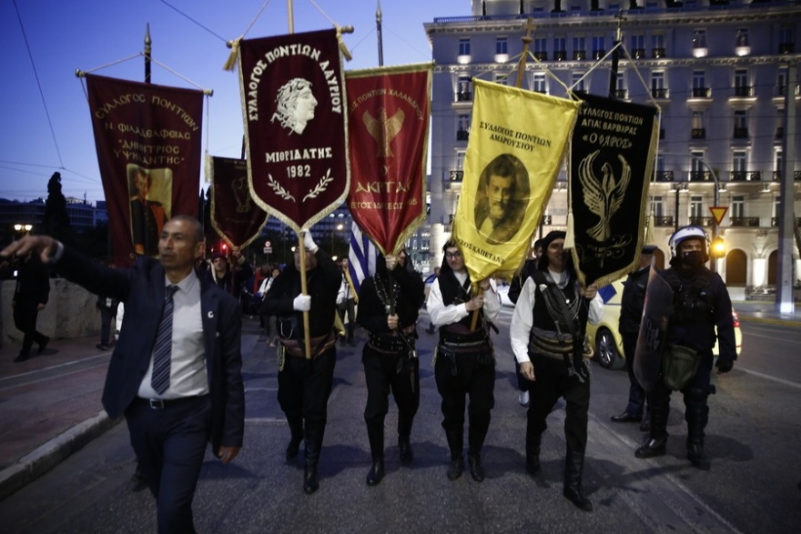 19η Μαΐου: Αλλαγή φρουράς με Πόντιους εύζωνες στον Άγνωστο Στρατιώτη