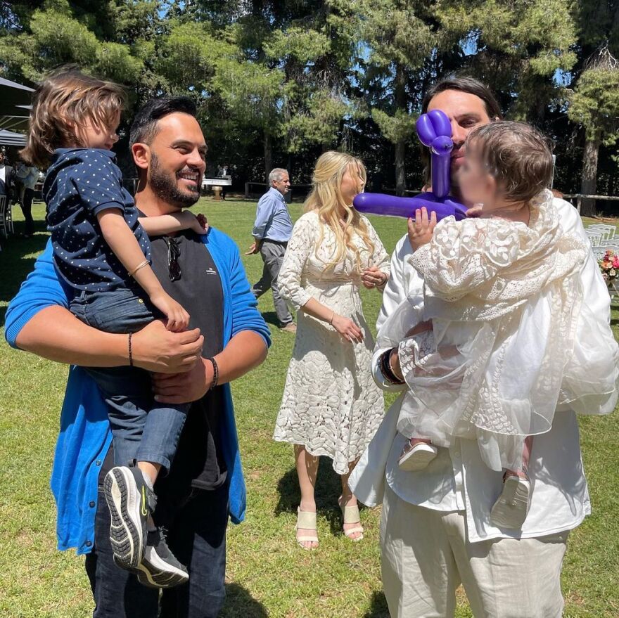 Ο Γιώργος Σαμαράς και η Κωνσταντίνα Κομμάτα βάφτισαν την κόρη τους