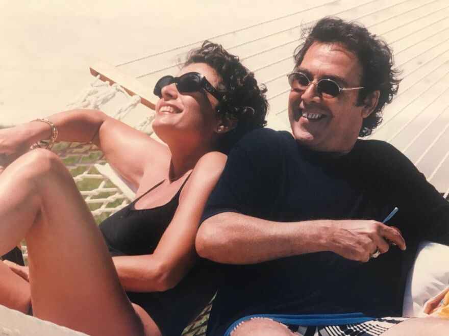 Η Άντζελα Γκερέκου αναπολεί τα καλοκαίρια με τον Τόλη Βοσκόπουλο