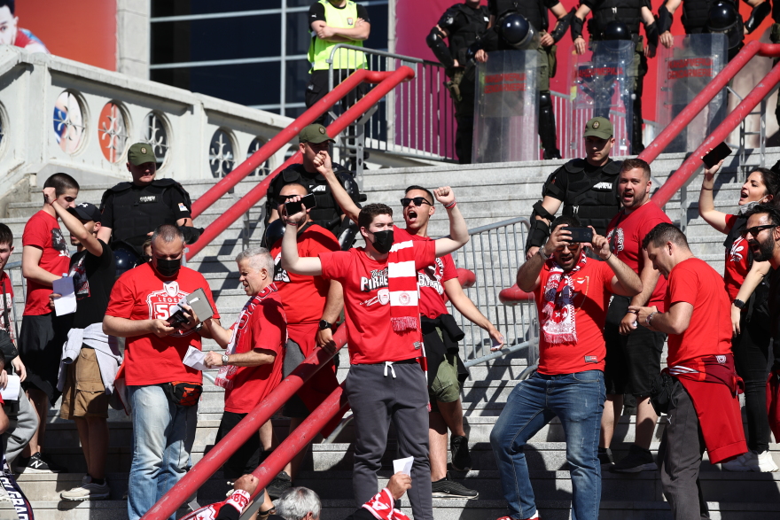 Ολυμπιακός - Euroleague: Η άφιξη των χιλιάδων οπαδών του στην Stark Arena 