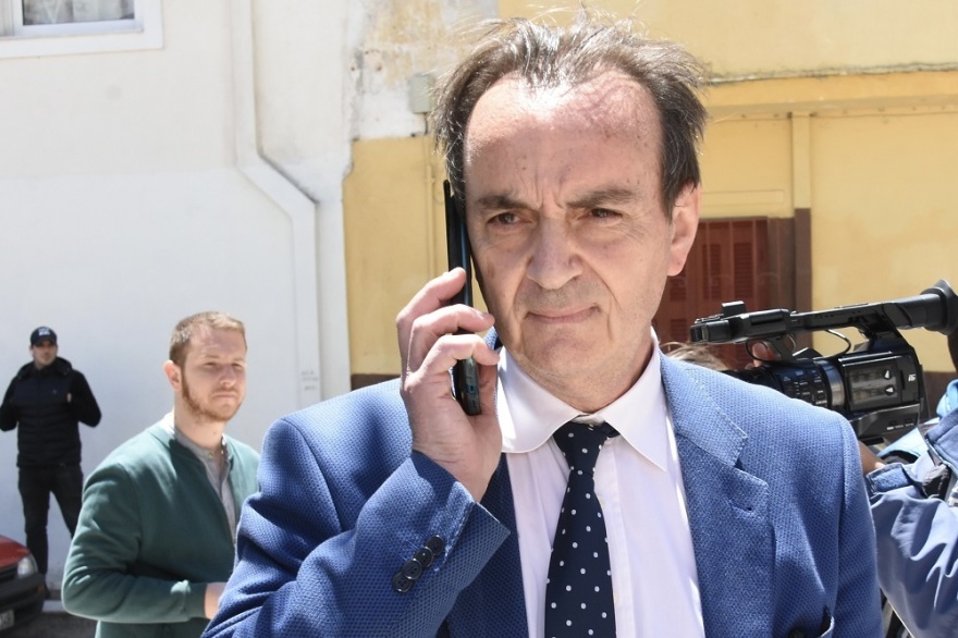 «Δεν θα υπάρξει καμία έκπτωση» λέει ο γγ του υπουργείου Παιδείας που πήγε στο σχολείο του 14χρονου Μάκη