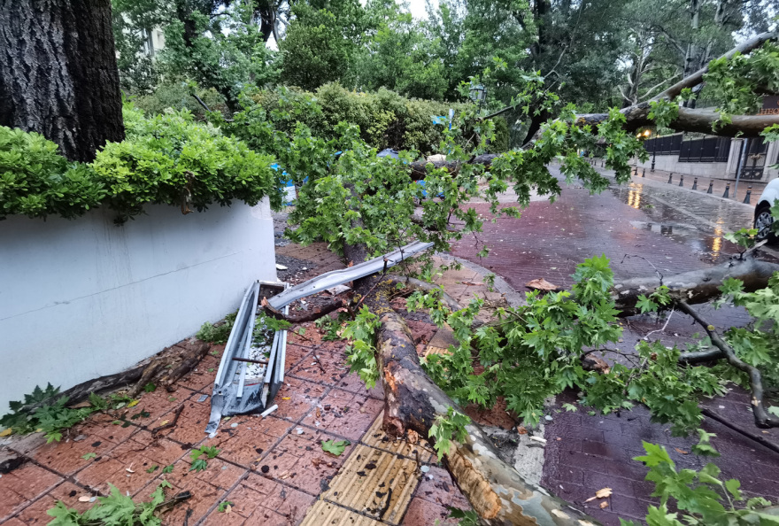 Κακοκαιρία - Εύβοια: Αγωνία για τον άνδρα που αγνοείται - Σηκώθηκε ελικόπτερο για την εύρεσή του