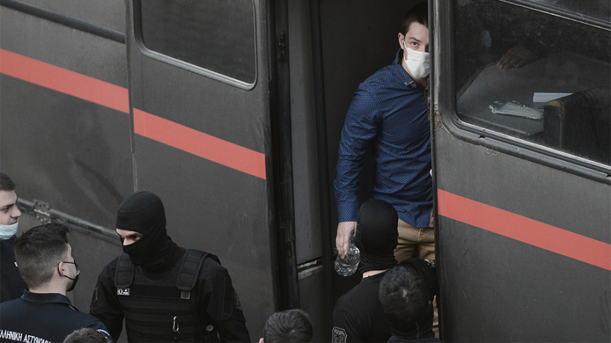 Δίκη Τοπαλούδη: Ισόβια και 15 έτη στους δυο κατηγορούμενους για τον βιασμό και τη δολοφονία της