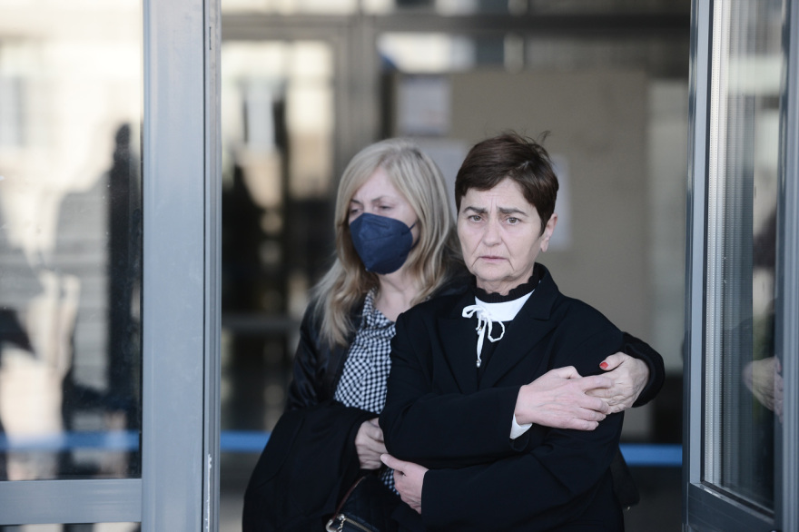 Δίκη Τοπαλούδη: Ισόβια και 15 έτη στους δυο κατηγορούμενους για τον βιασμό και τη δολοφονία της