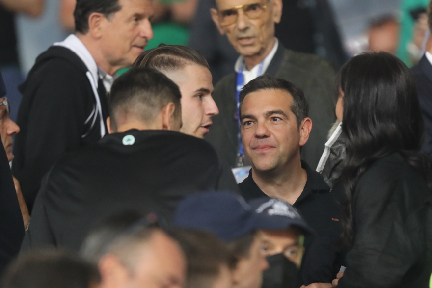 Στο ΟΑΚΑ για τον Τελικό Κυπέλλου ο Αλέξης Τσίπρας - Δείτε φωτογραφίες
