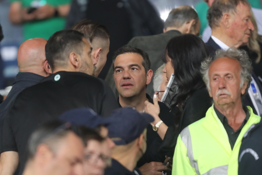Στο ΟΑΚΑ για τον Τελικό Κυπέλλου ο Αλέξης Τσίπρας - Δείτε φωτογραφίες