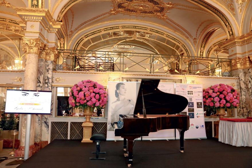 Με τη Μόνικα Μπελούτσι στο Μονακό 