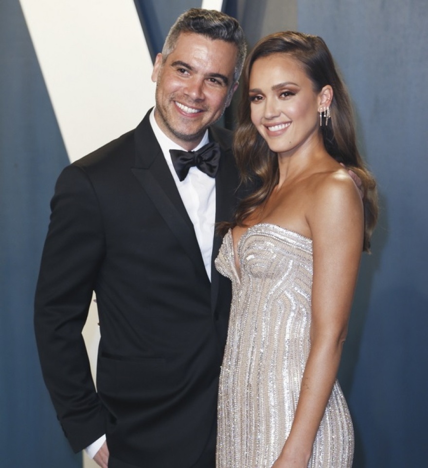 13 celebrities που ερωτεύτηκαν τους θαυμαστές τους