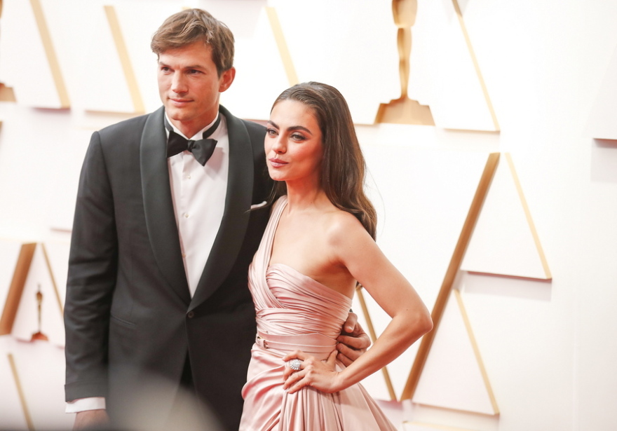 13 celebrities που ερωτεύτηκαν τους θαυμαστές τους