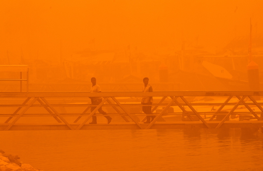 Απίστευτες εικόνες από την αμμοθύελλα που έπληξε Ιράκ, Κουβέιτ και Σαουδική Αραβία