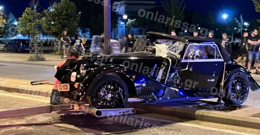 Ποιος είναι ο γιατρός του πολυτελούς αυτοκινήτου που «καρφώθηκε» σε κολώνα στην Λάρισα