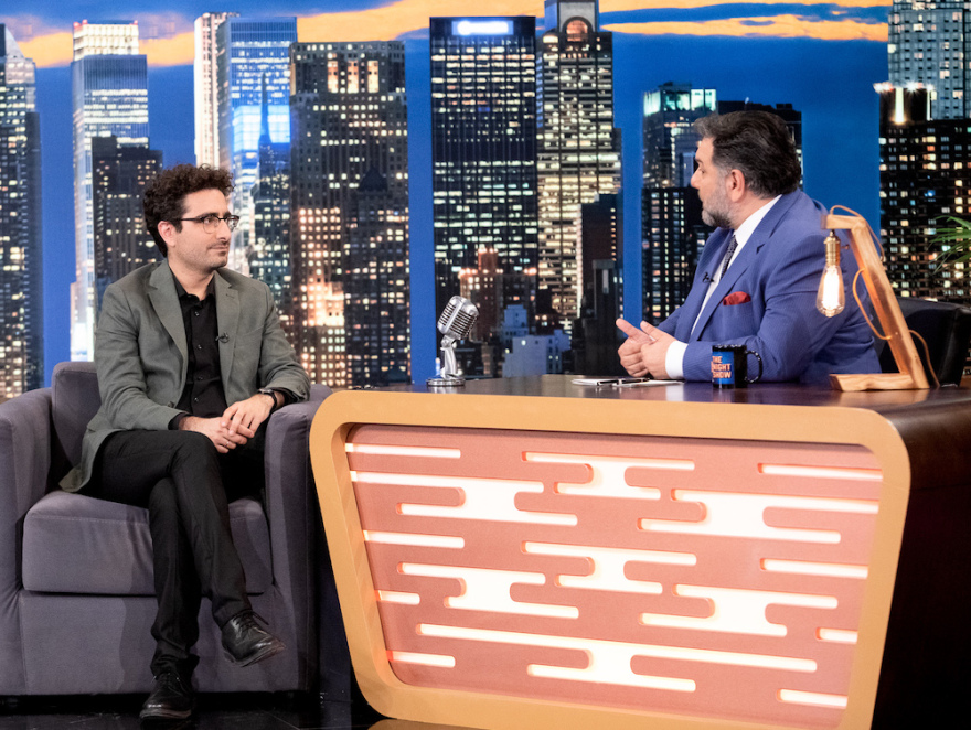 Ο Γρηγόρης Αρναούτογλου υποδέχεται στο «The 2Night Show» τη Λένα Δροσάκη και τον Λάμπρο Φισφή