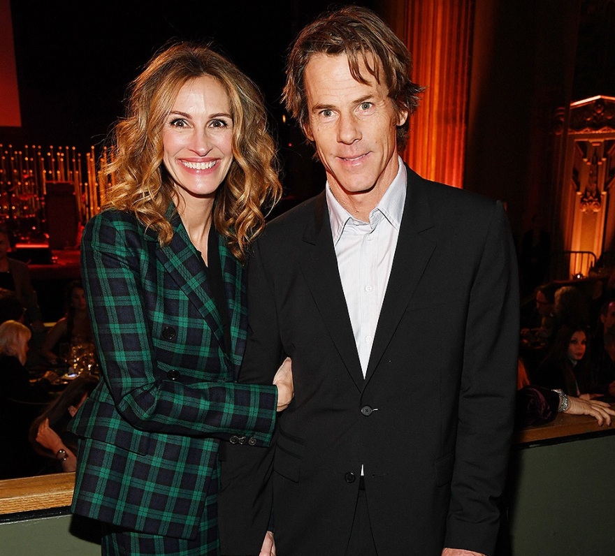 13 celebrities που ερωτεύτηκαν τους θαυμαστές τους