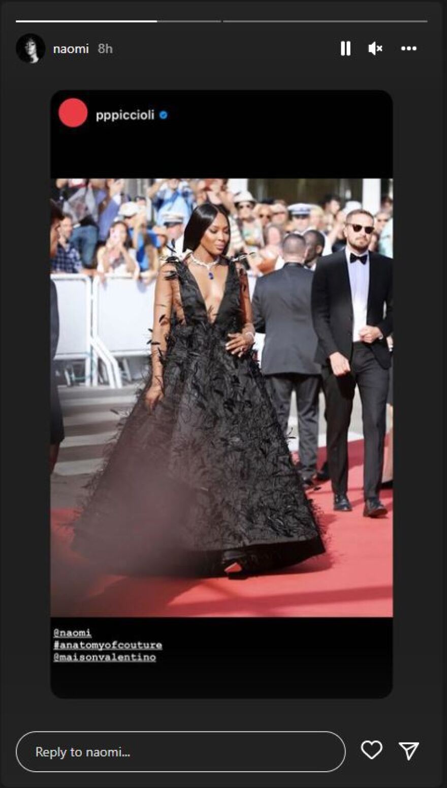 Η Ναόμι Κάμπελ εμφανίστηκε στις Κάννες με φόρεμα χωρίς σουτιέν