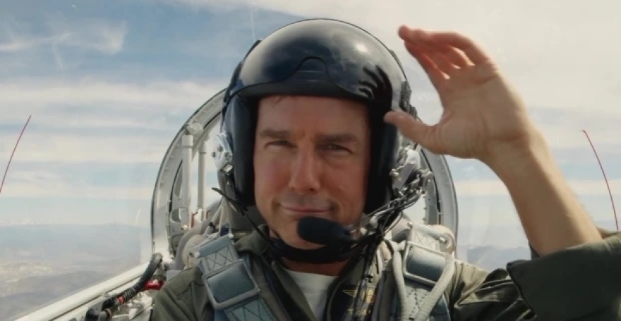 Ο Τομ Κρουζ με συγκυβερνήτη τον Τζέιμς Κόρντεν σε μια πτήση τρόμου με Top Gun ακροβατικά - Δείτε βίντεο