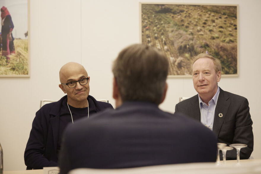 Μπιλ Γκέιτς: Στην Αθήνα ο Αμερικανός μεγιστάνας - Θα κάνει διακοπές σε ελληνικά νησιά