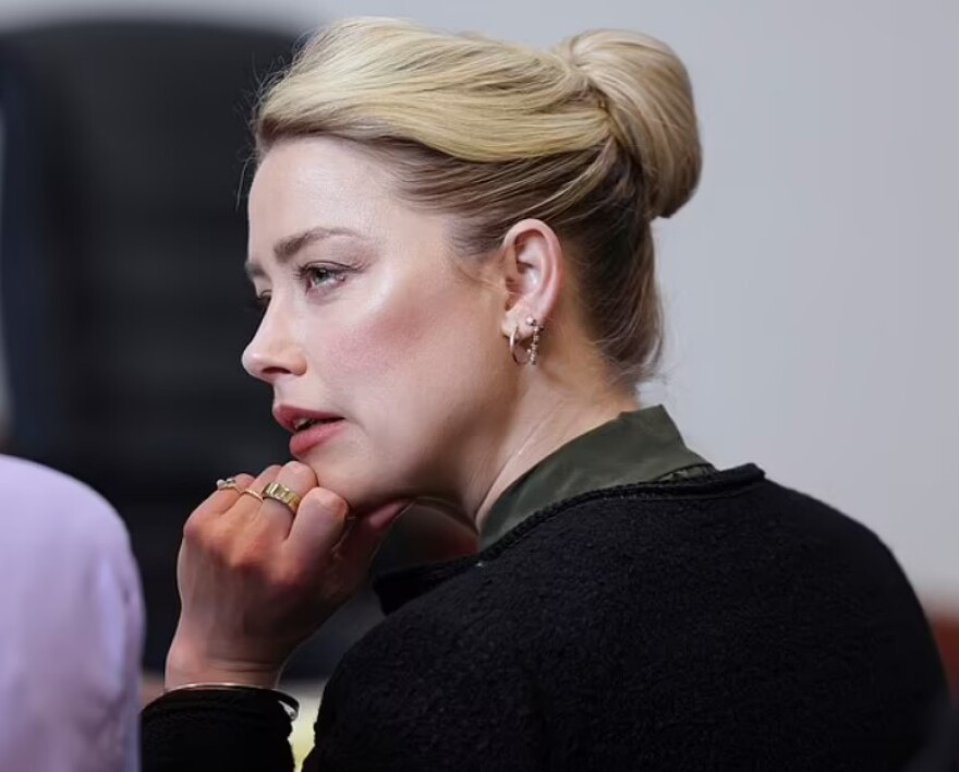 Κέιτ Μος: Ειδικός στη γλώσσα του σώματος αναλύει την κατάθεση της πρώην συντρόφου του Τζόνι Ντεπ στην πολύκροτη δίκη