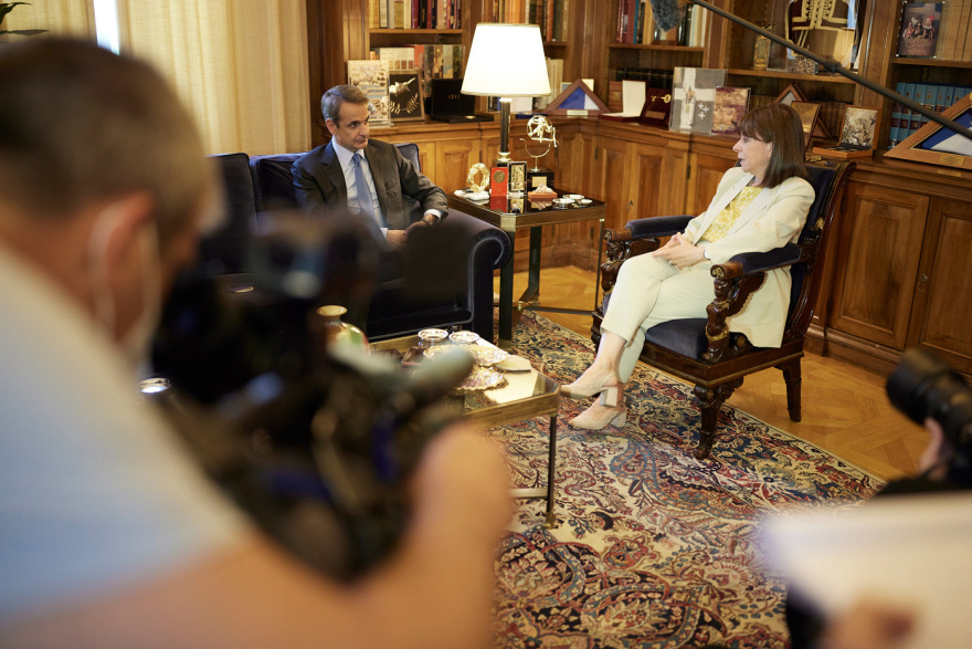 Συνάντηση Μητσοτάκη - Σακελλαροπούλου: «Δεν θα αφήσουμε νοικοκυριά και επιχειρήσεις απροστάτευτους απέναντι στις ανατιμήσεις»