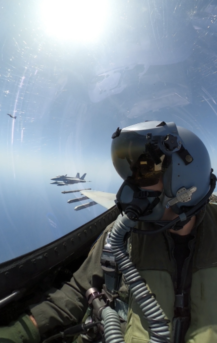 «Top Gun» στο Ιόνιο: Συνεκπαίδευση ελληνικών μαχητικών με δύο αεροπλανοφόρα