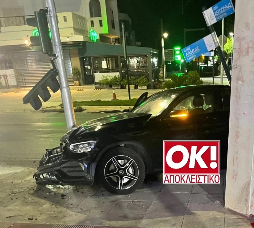 Γιώργος Σαμπάνης: Σοβαρό τροχαίο για τον τραγουδιστή και τη σύντροφό του Ιωάννα Σαρρή - Φωτογραφίες