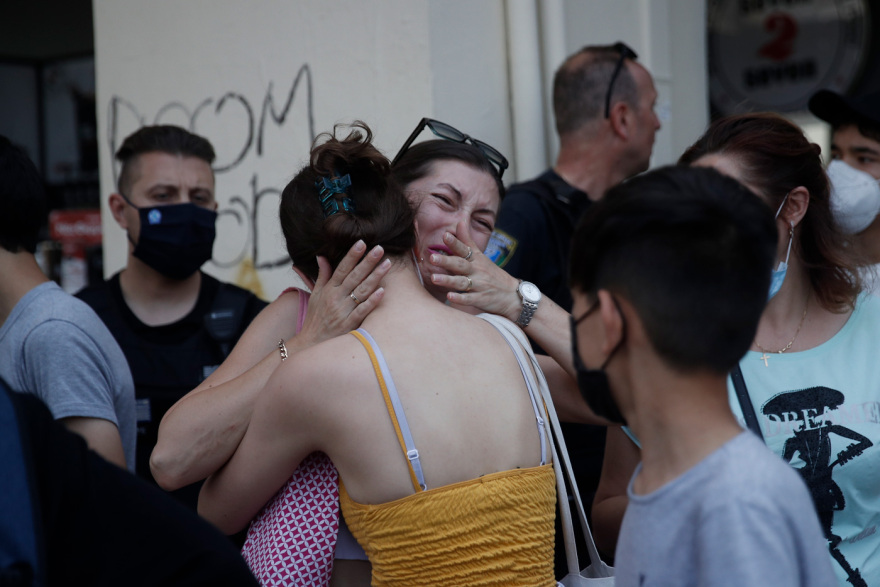 Δύο διασωληνωμένοι από τη φωτιά σε κτίριο στο κέντρο της Θεσσαλονίκης