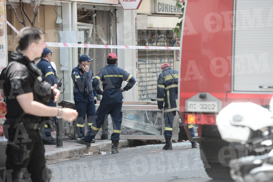 Έκρηξη στο κέντρο της Αθήνας: Ευτυχώς που δεν είχε κίνηση ο δρόμος, λέει ιδιοκτήτης καταστήματος