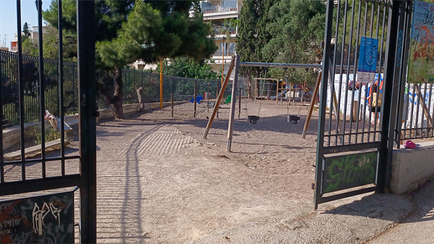 Ατύχημα σε παιδική χαρά των Εξαρχείων - 5χρονος τραυματίστηκε από πτώση καγκελόπορτας
