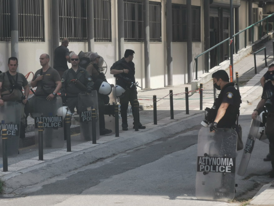 Θεσσαλονίκη: Παρουσία Αστυνομίας συνεχίζονται οι εργασίες για την βιβλιοθήκη - Στο ΑΠΘ και ο «Αίαντας»